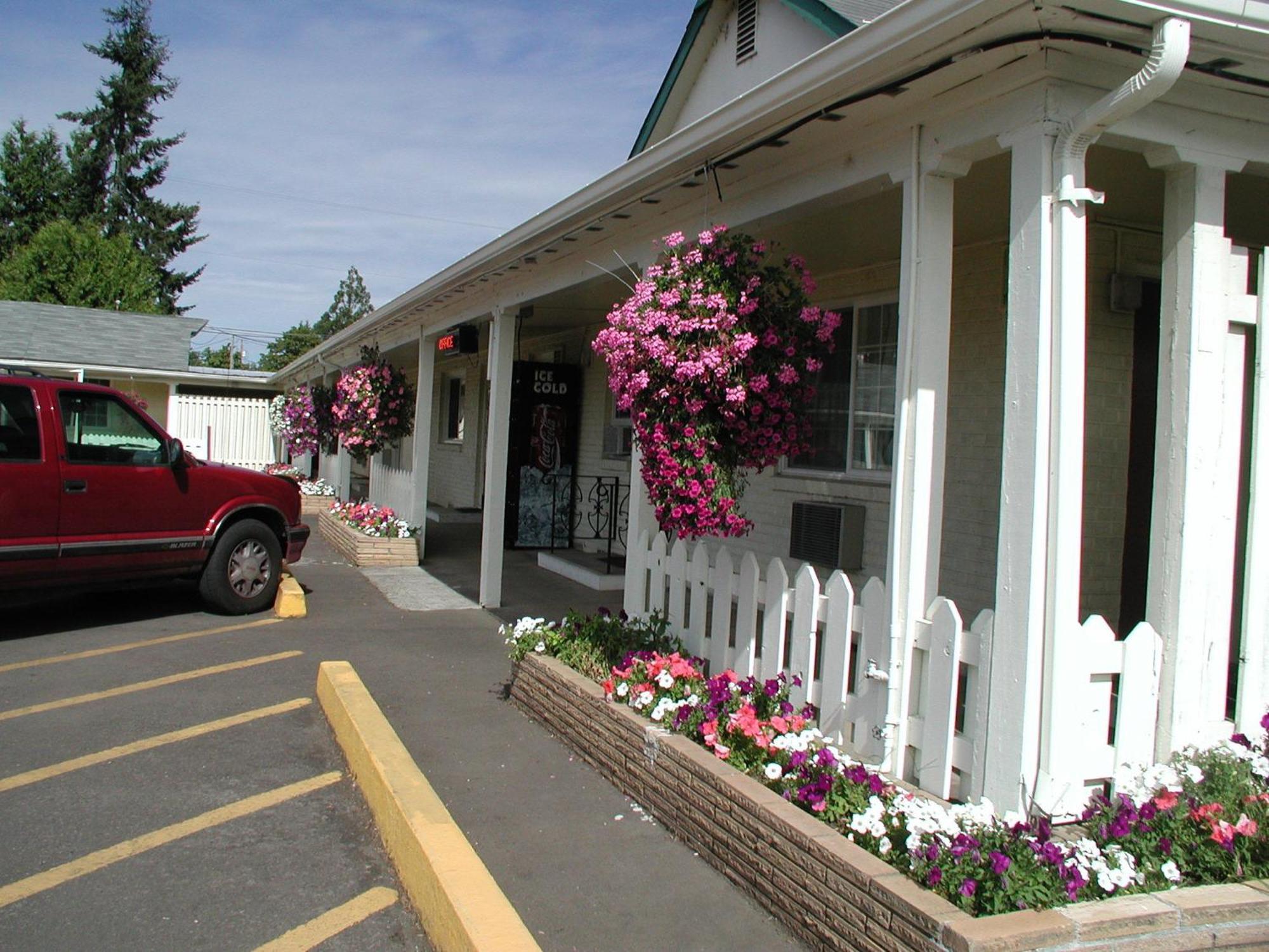 Valley Inn - Lebanon Oregon Εξωτερικό φωτογραφία